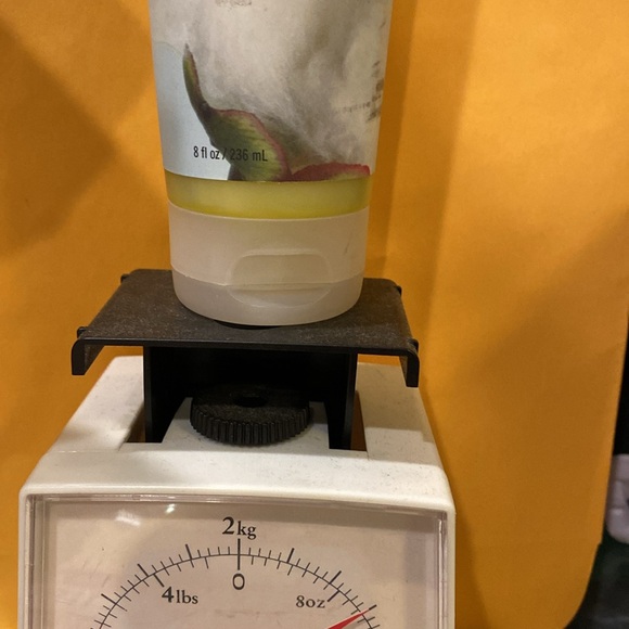 Bath & Body Works Sea Island Cotton Creamy Body Wash - White and Green - Picture 6 of 6